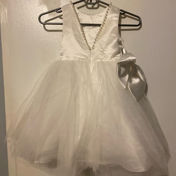 Flower girl white pearl dress - Picture 3 of 3